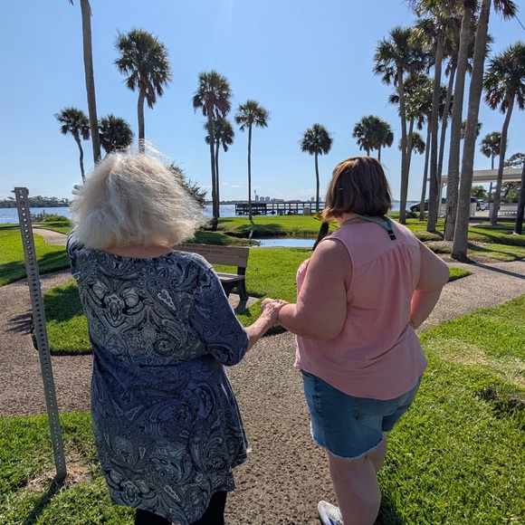 Meet your Posher, Maureen - Picture 3 of 6